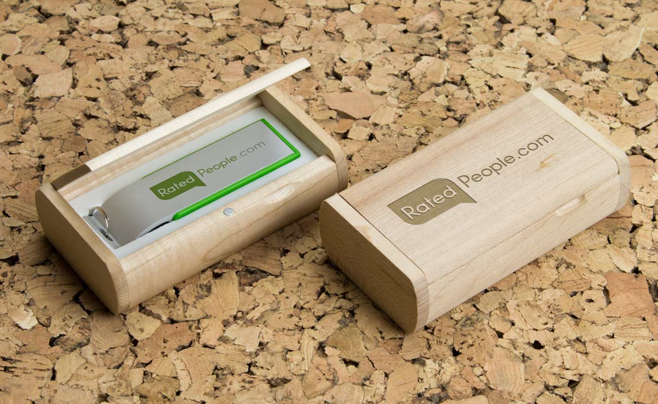 Pop - Vlastní USB flash disk s otvírákem gallery thumbnail