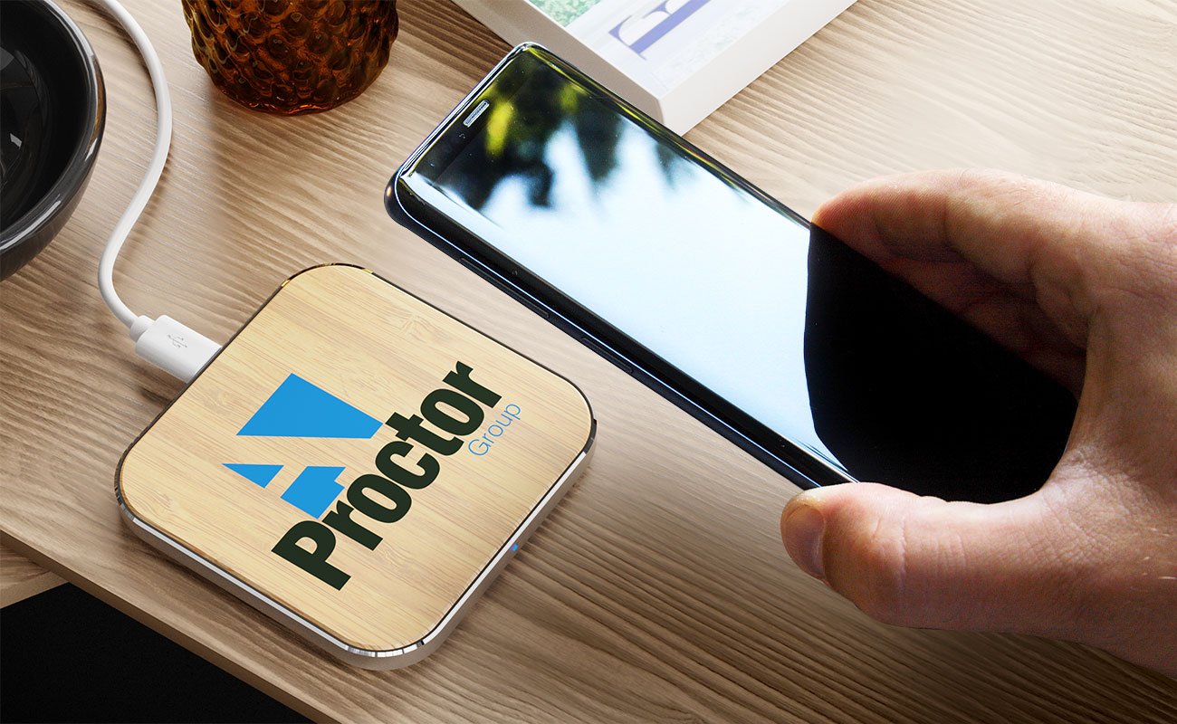 Savanna - Bezdrátová nabíječka z bambusu s logem gallery thumbnail